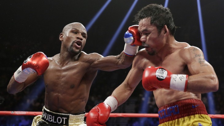 Mayweather golpeando a pacquiao