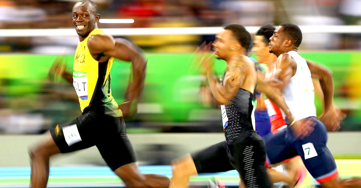 Bolt sonríe y gana carrera: debe ser frustrante para los otros