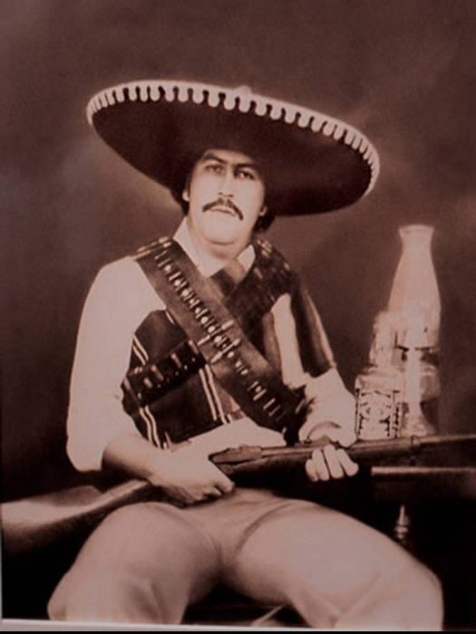 Pablo Escobar disfrazado de Zapata
