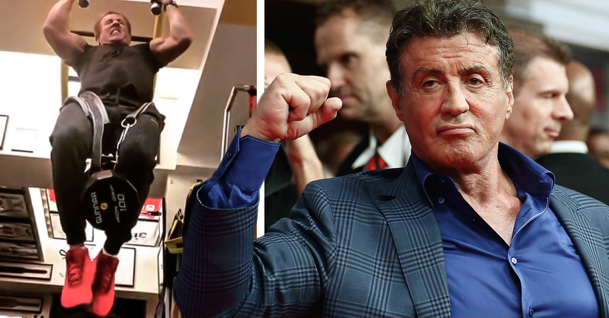 Stallone Hace Barras A Los 71 Años Con Peso En Las Piernas 